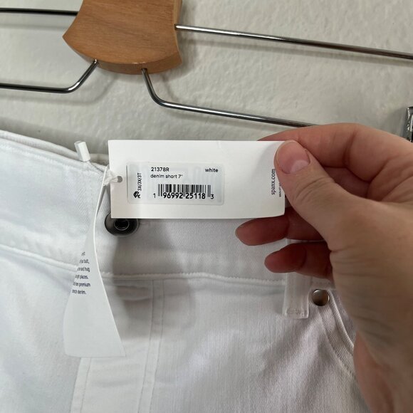 Spanx Womens Plus size White Denim Slimming High Waisted  Jean Shorts 3X - Picture 6 of 9